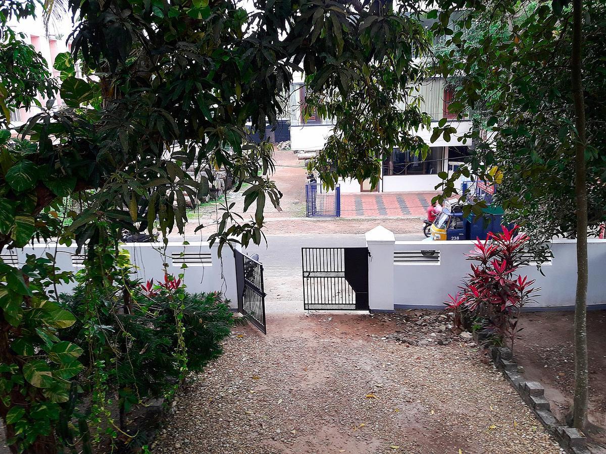 Aham Yoga Nest Bed & Breakfast Alappuzha Exterior photo